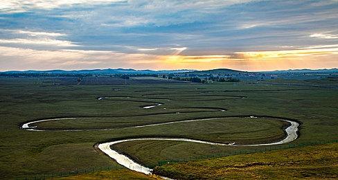 《搜魔人：英雄联盟传奇》解锁时间 4月19日0点上线
